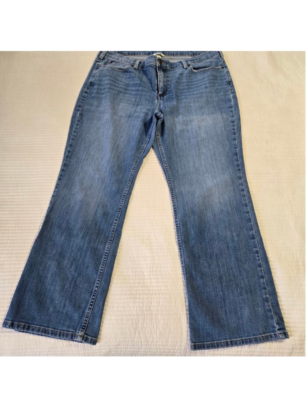 Women's Duluth Trading Co Blue Flare Jeans Size 18 - Picture 2 of 12